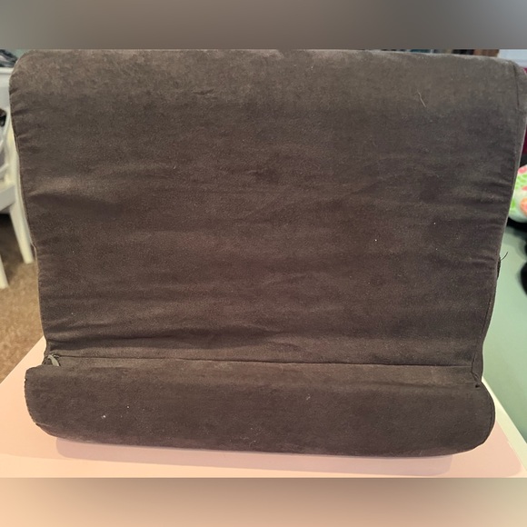 Pillow Pad iPad/Phone Stand - Picture 4 of 5